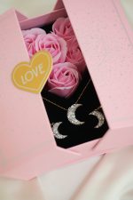 Sevgililer Günü Baget Taşlı Ay Detaylı Kolye Gold Kaplama 925 Ayar Gümüş Moon Kolye - Görsel 6